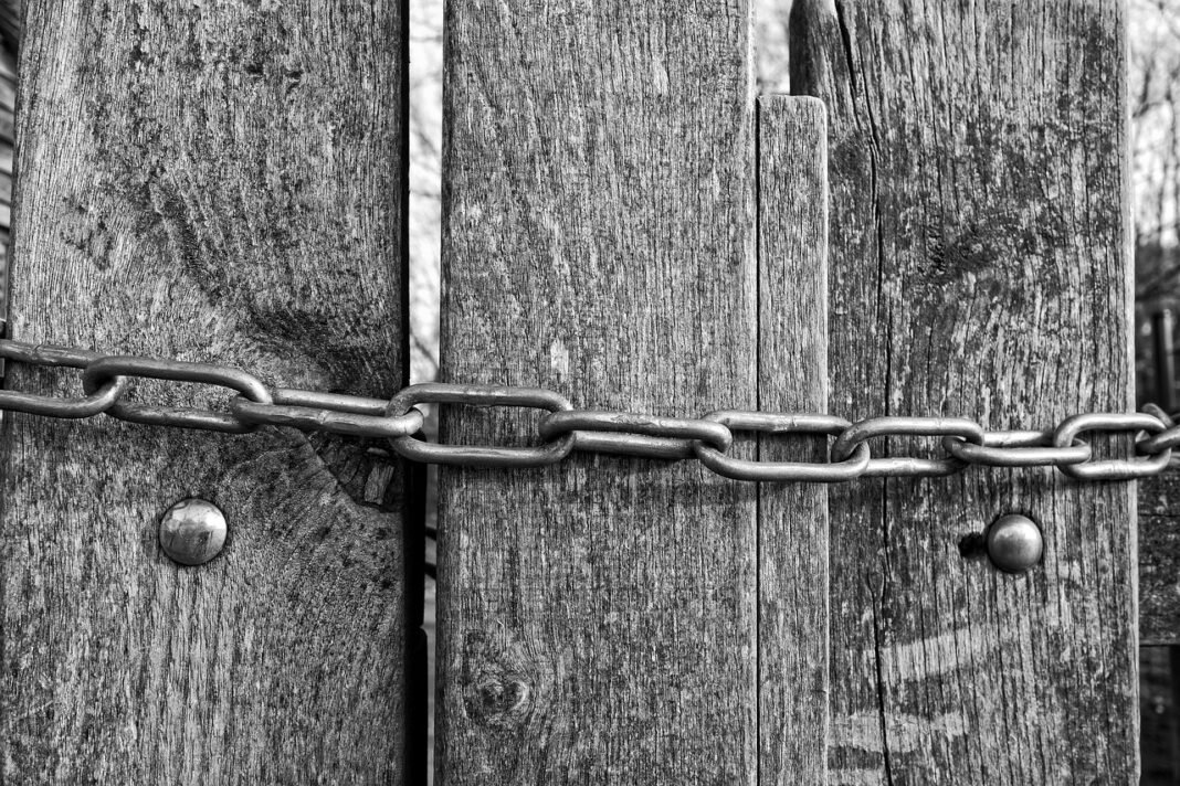 Comment obtenir du Monero sur des plateformes qui ne permettent pas l’achat direct - pixabay -fence-g22fea0670_1280